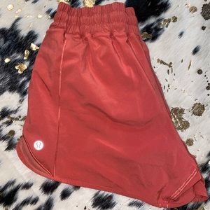 Lululemon Dark Canton HTF color hotty hot 4 inch
